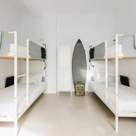 Alojamento de Acomodação e Pequeno-almoço Punta Paradiso 4*